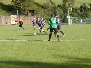 Arian Steiner von der DJK Welschensteinach bereitete den ersten Treffer gegen den SV Mühlenbach vor...