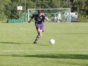 Arian Steiner steuerte mit einem Hattrick drei Tore zum 6:0 Sieg gegen den VfR Hornberg bei.